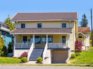 915 11th St, Bellingham, WA 98225