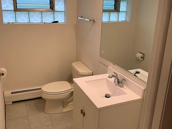 3rd image of 639 N La Grange Rd #2