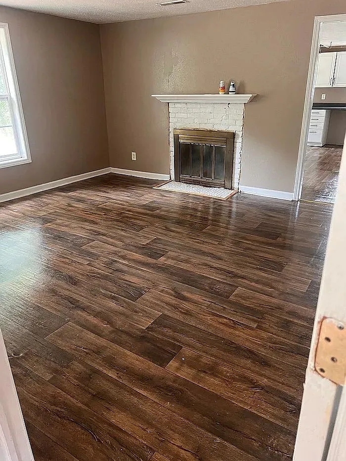 2 bed, 1.0 bath, $780 — Photo 2