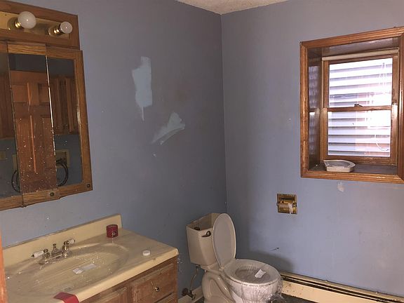 4th image of 117 Columbia St