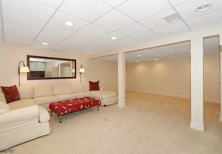 64 Park Ave — Photo 20
