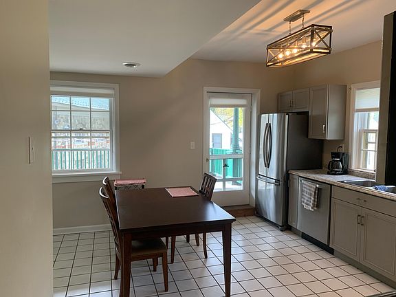 5th image of 158 Caroline St