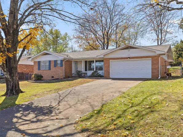 1638 Green Hill Dr, Hixson, TN 37343