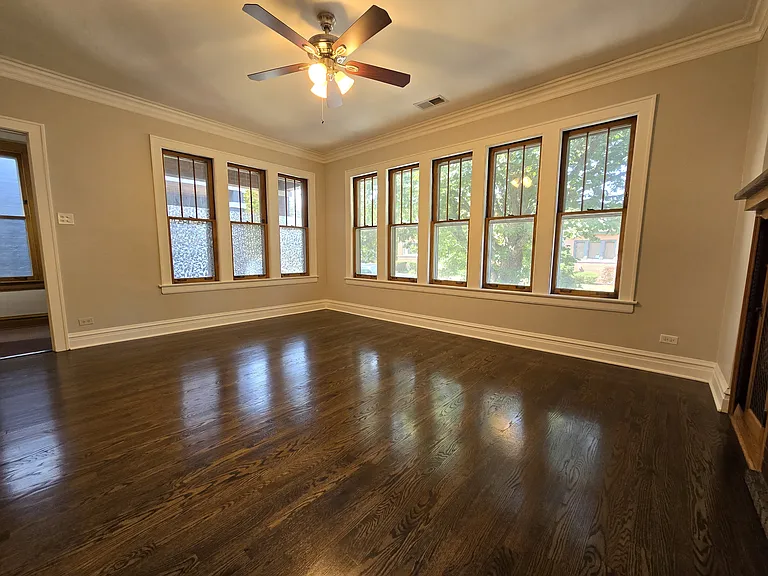 4231 N Marmora Ave — Photo 4