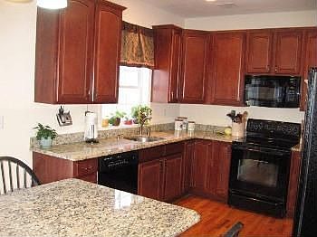 5th image of 21 Glen Rock Cir