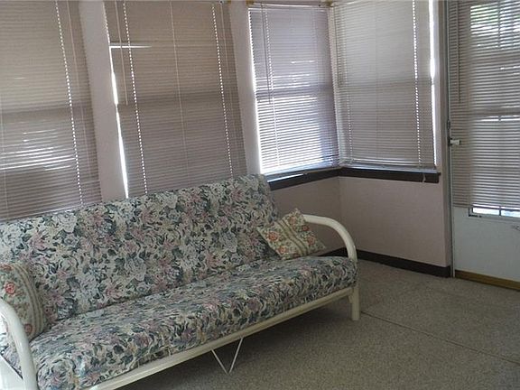 2nd image of 32 New Fawn Ct #36