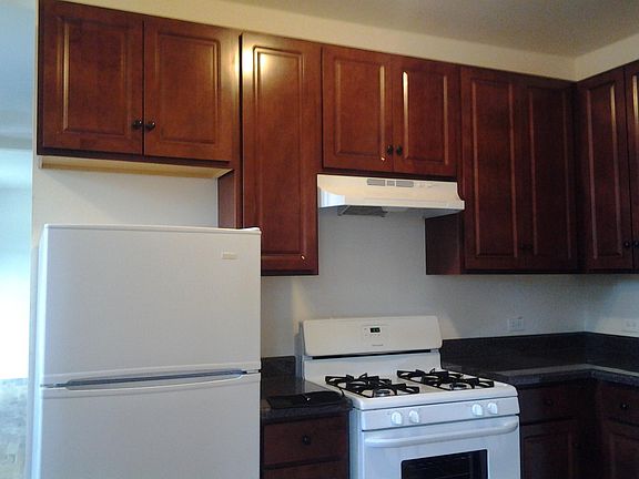 2nd image of 2134 W Berteau Ave APT 3W
