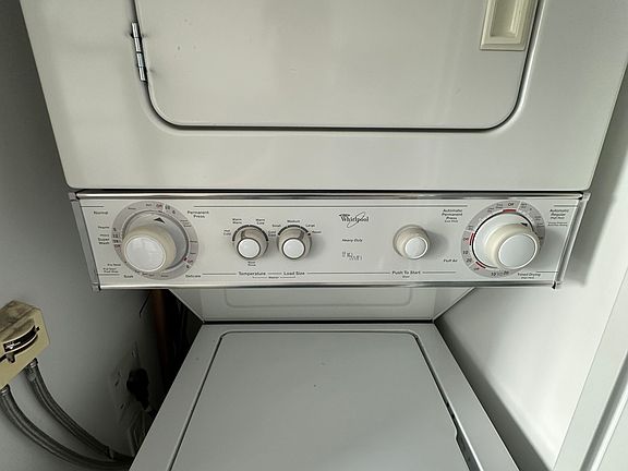 2nd image of 832 Bay St #3009