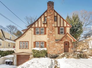 85 W Garden Rd, Larchmont, NY 10538