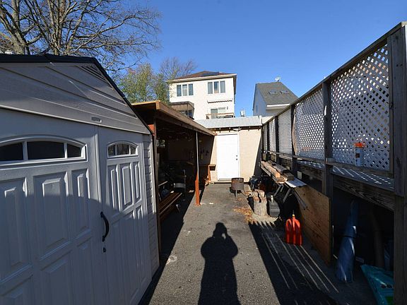 4th image of 603 Midland Ave