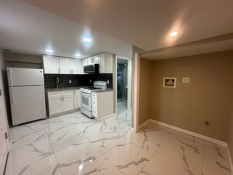 2514 S Alden St #1 — Photo 1