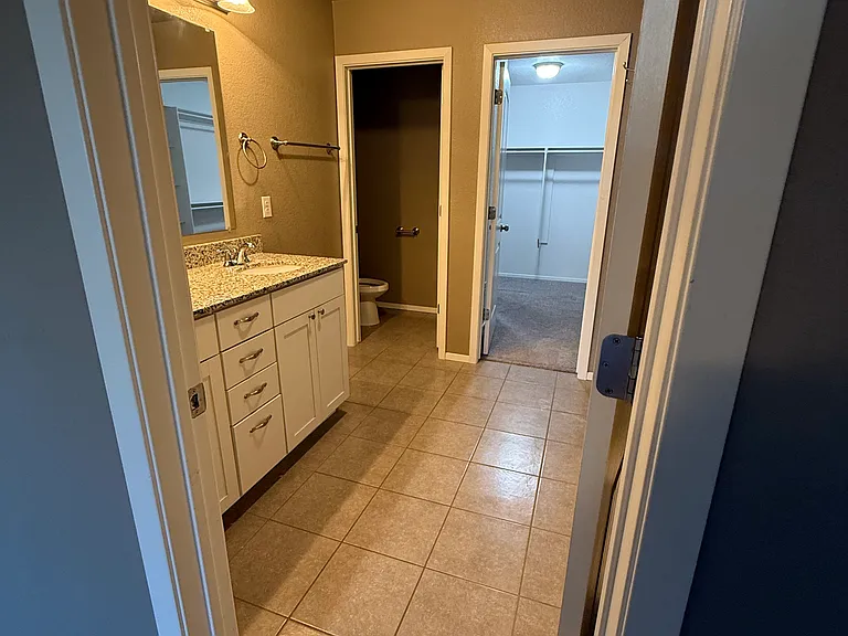 2909 N 14th Pl — Photo 6