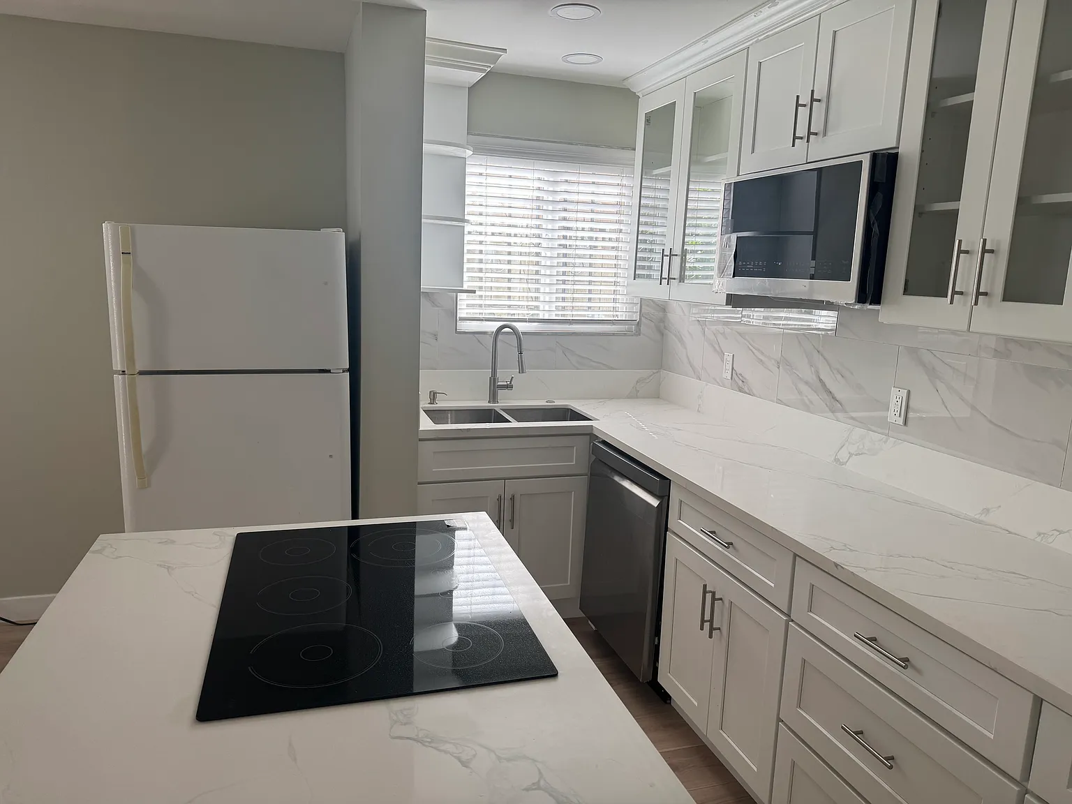 1145 Woodbury Dr — Photo 4
