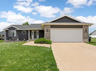 1990 Geode St, Marion, IA 52302