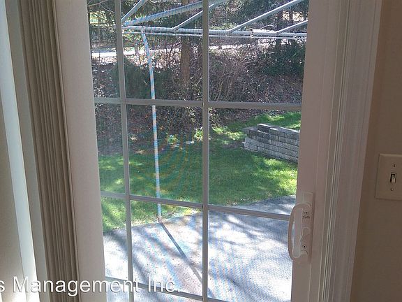 5th image of 553 Lakewood Dr