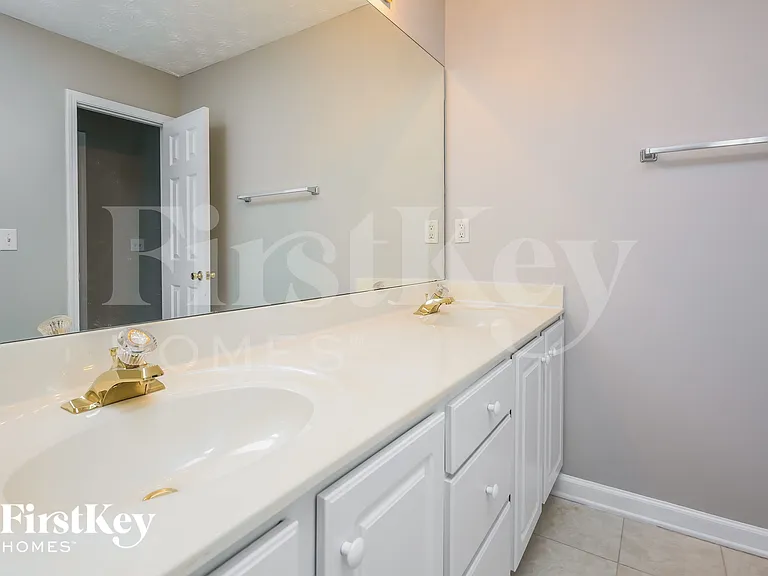 235 Lazy Willow Ln — Photo 11