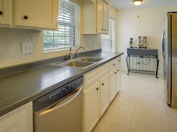 5th image of 1218 Stillwater Ave