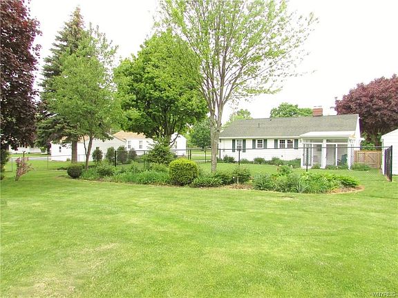 3rd image of 8478 East Ave