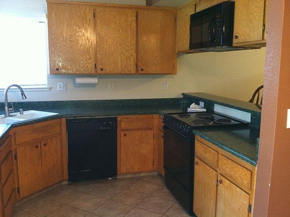 4th image of 889 Bauxite Ct