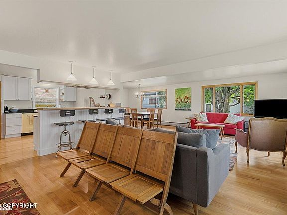3rd image of 1001 W 23rd Ave