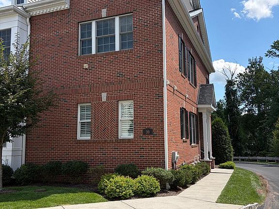 2nd image of 39 Creekview Ln