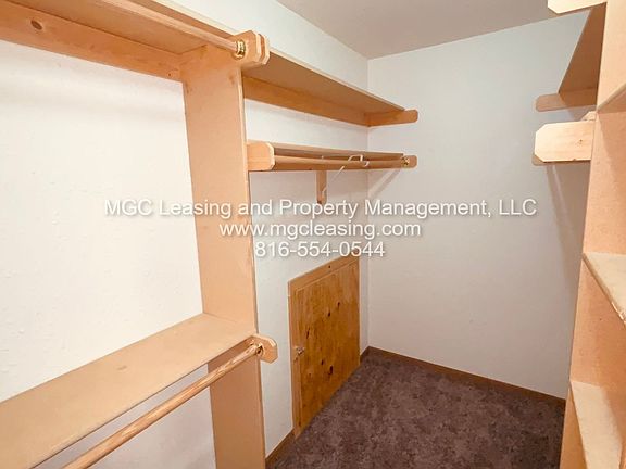 4th image of 3101-3107 S Cedar Crest Ct