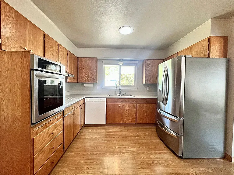 6610 Canterbury Ct — Photo 12