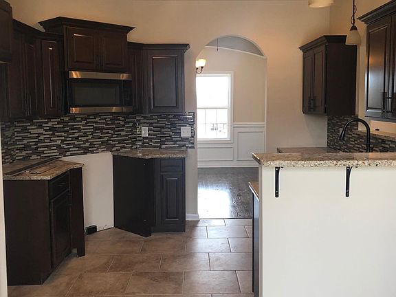 5th image of 438 Farmington Lot 438