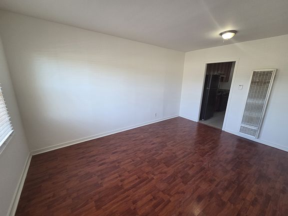 5th image of 1834 Broadway Ave #1834