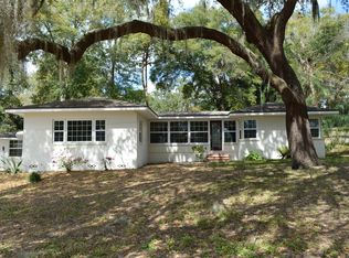 1050 Oakland Dr, Mount Dora, FL 32757