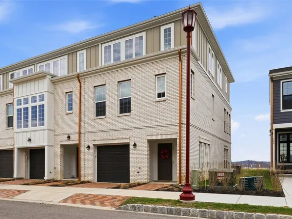 104 Founders St, Cranberry Township, PA 16066