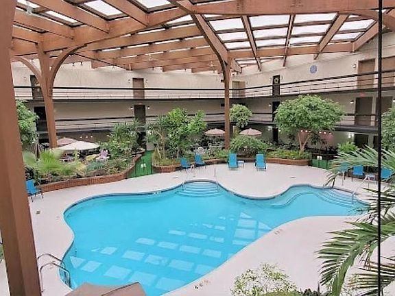 3rd image of 2929 Sunnyside Dr #360D