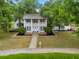 1824 Willowwood St, Denton, TX 76205