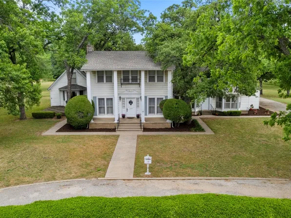 1824 Willowwood St, Denton, TX 76205