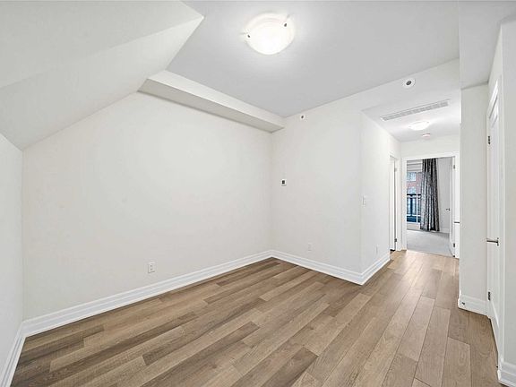 3rd image of 652 Cricklewood Dr #224