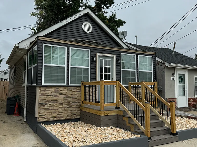 89 Maple Ave — Photo 2