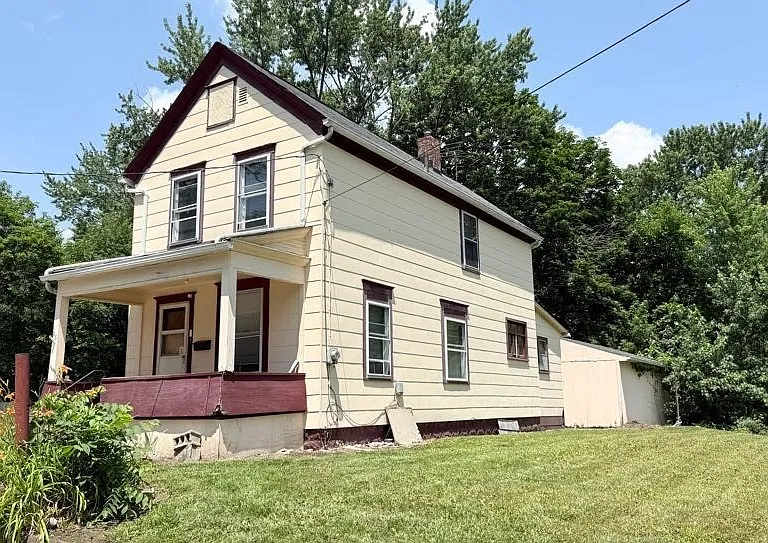 85 Shaefer St — Photo 4