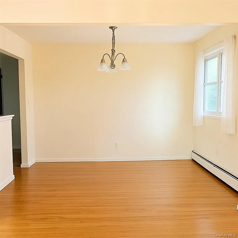 Ivy St, Farmingdale — Photo 2