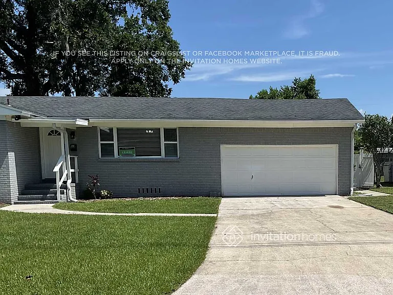 8519 Lamanto Ave N — Photo 2