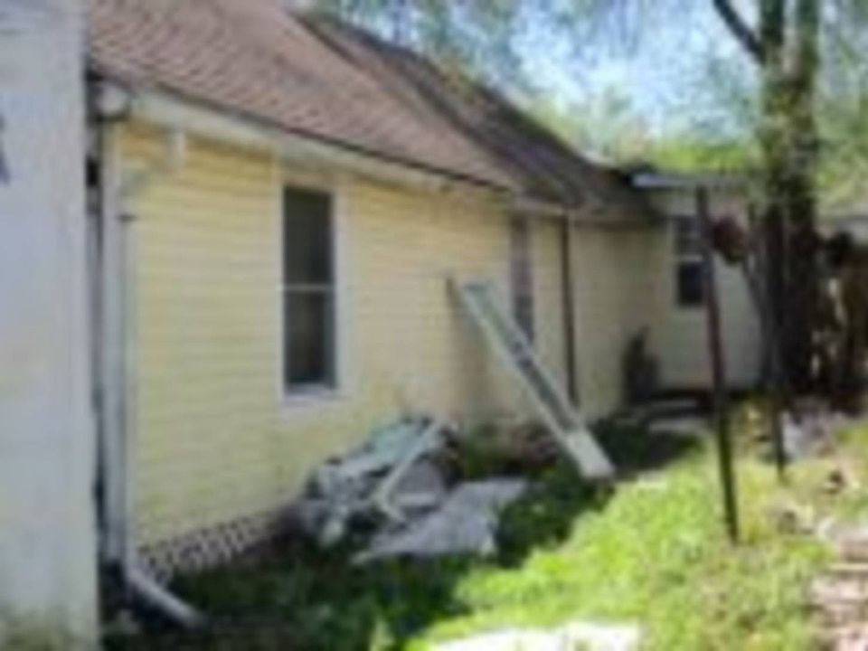 2nd image of 713 7th St