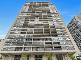 6 Horizon Rd APT 411, Fort Lee, NJ 07024