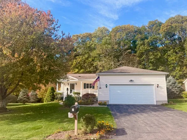 7 Looking Glass Cir #187, Uncasville, CT 06382