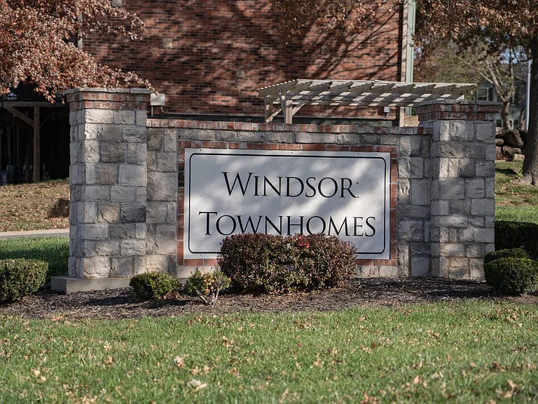 Windsor Townhomes — Photo 9