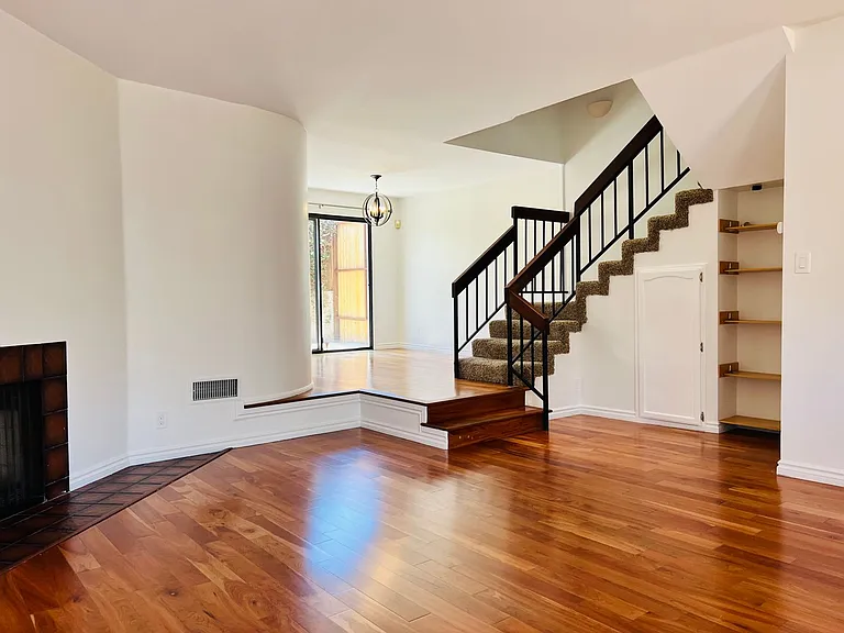 1171 Stanford St #4 — Photo 5