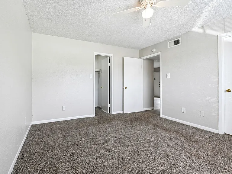 Pine Creek Apartments — Photo 53