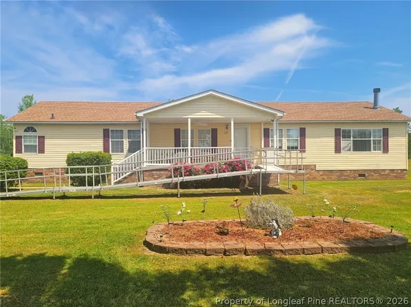 100 L McMillian Rd, Raeford, NC 28376