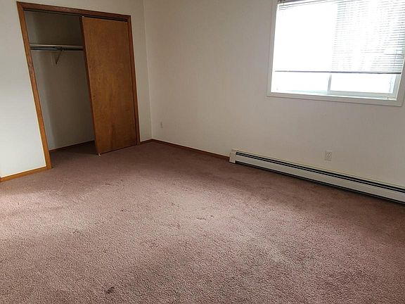 4th image of 419 SW Higgins Ave #E