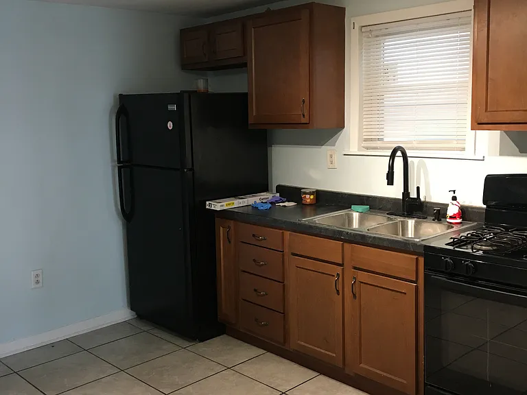 3727 S Wood St #BASEMENT — Photo 3
