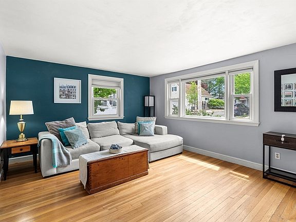 5th image of 8 Cressey Ave
