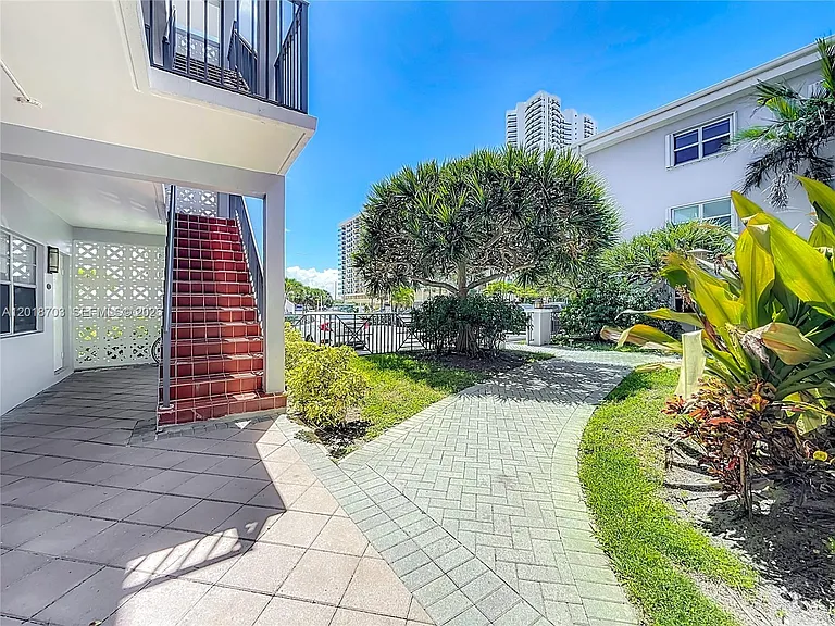 2600 S Ocean Dr #S102 — Photo 31